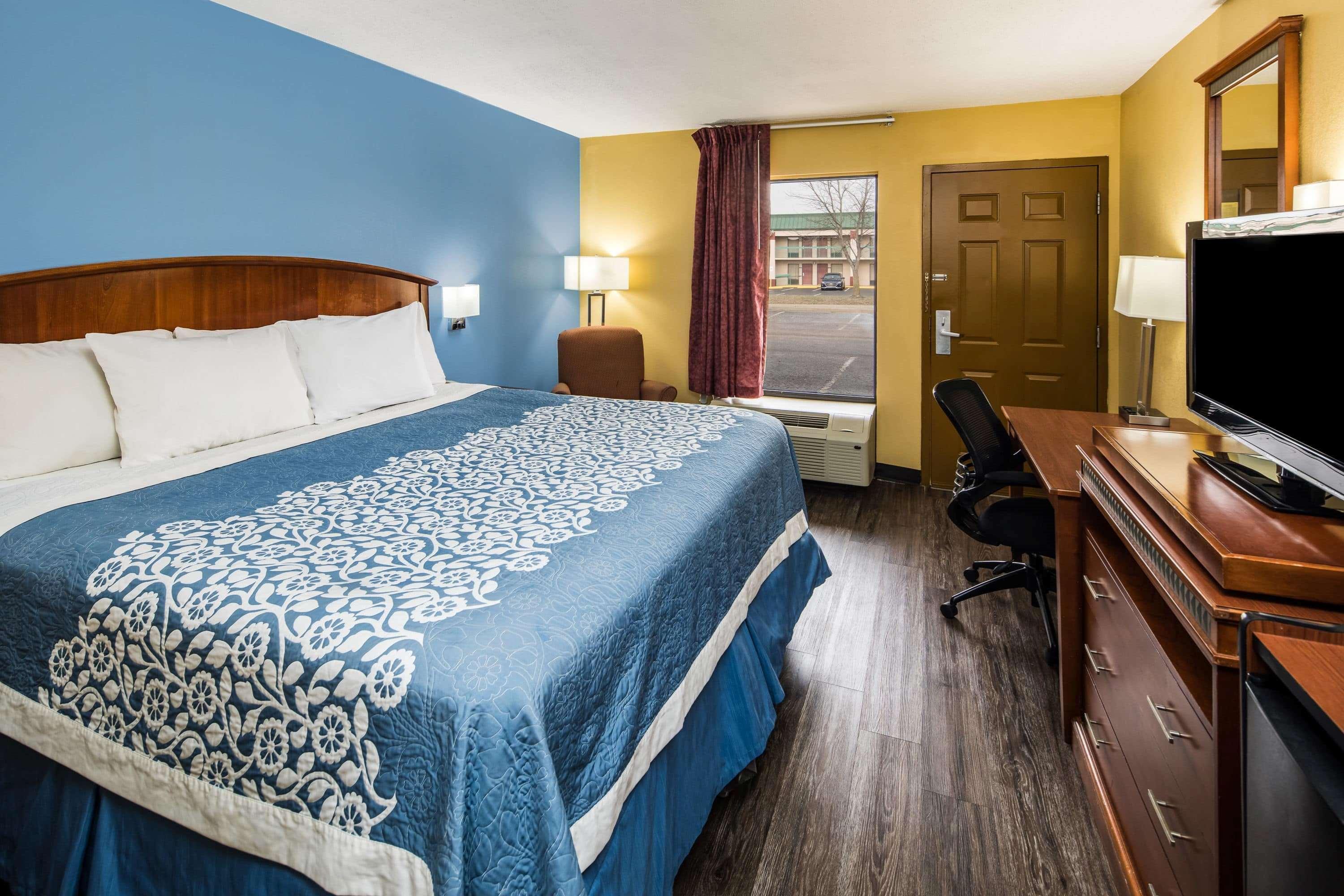 Days Inn By Wyndham Oak Grove/Ft. Campbell Exterior photo