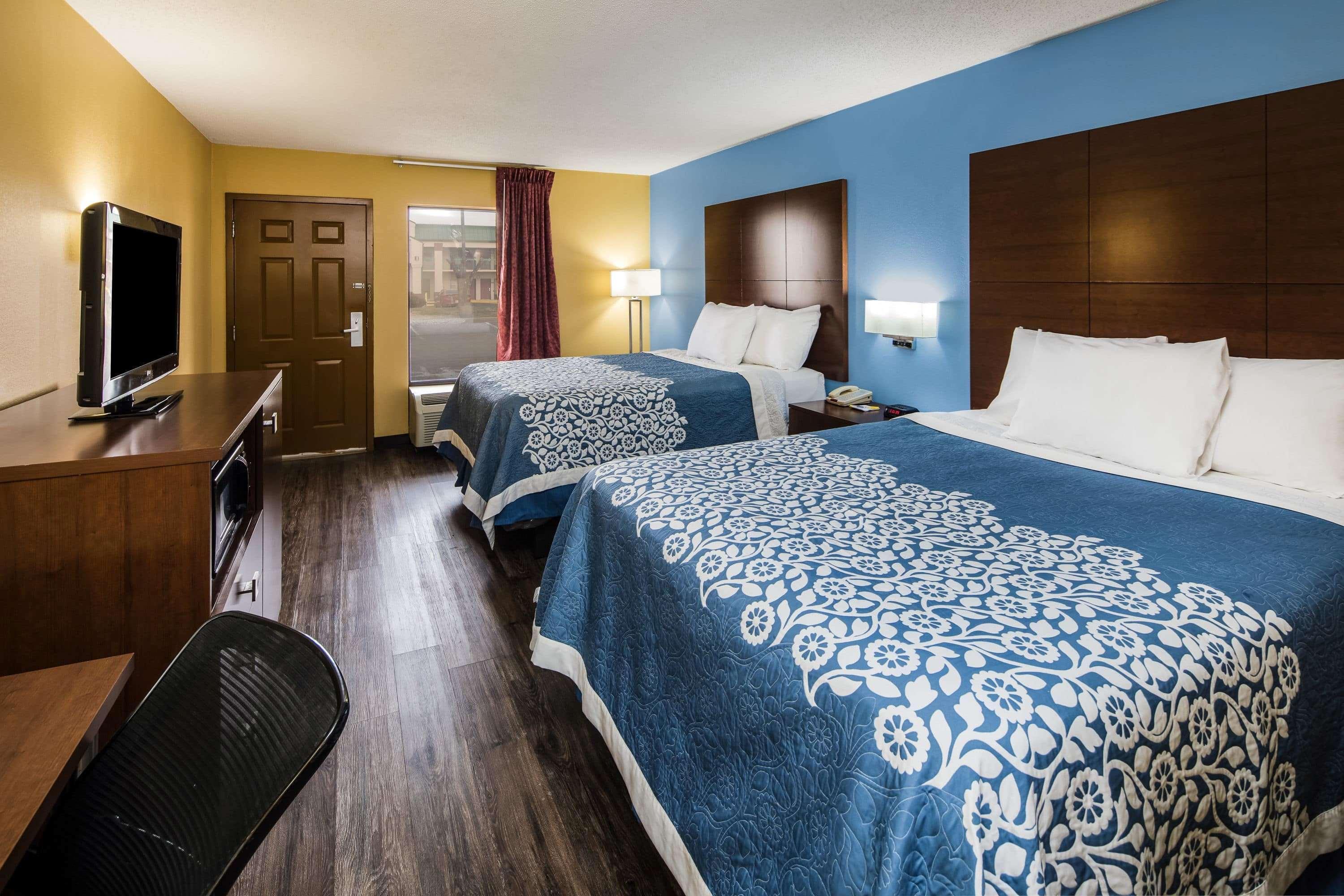 Days Inn By Wyndham Oak Grove/Ft. Campbell Exterior photo