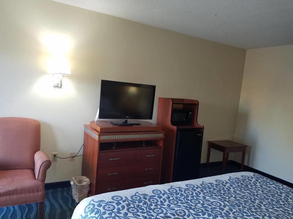 Days Inn By Wyndham Oak Grove/Ft. Campbell Exterior photo